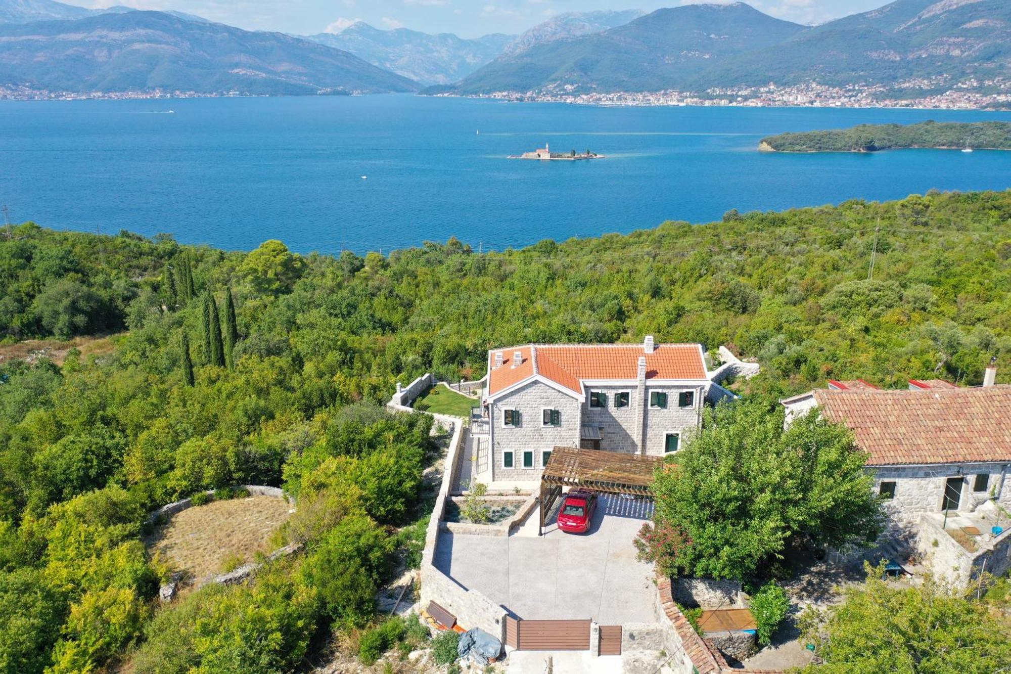 Villa Vista Azzurra Tivat Buitenkant foto