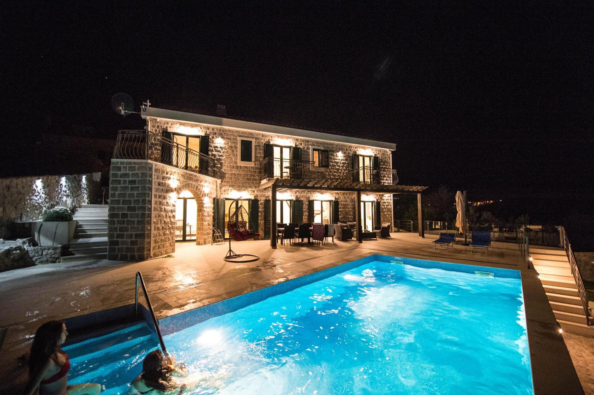 Villa Vista Azzurra Tivat Buitenkant foto