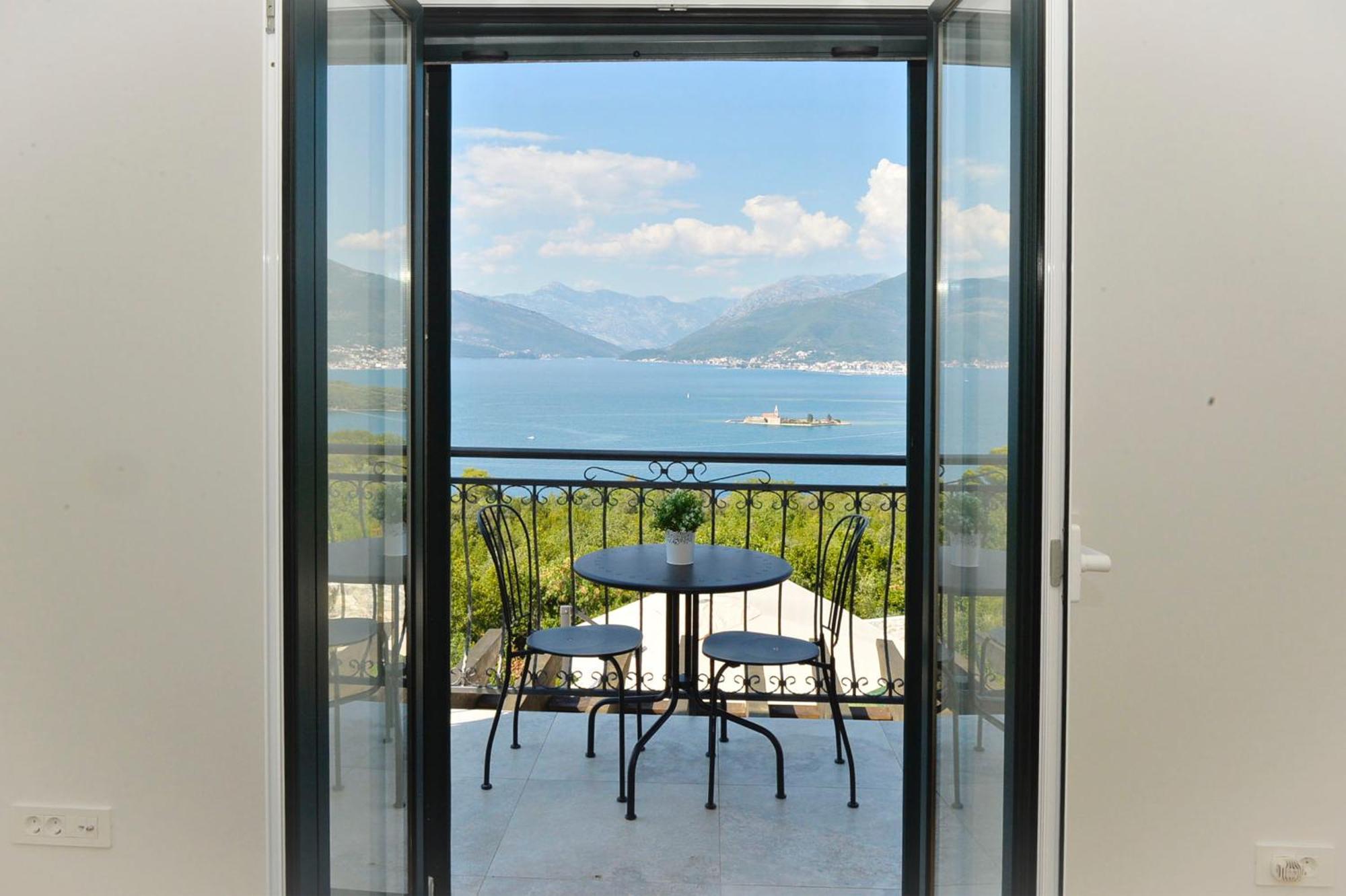 Villa Vista Azzurra Tivat Buitenkant foto