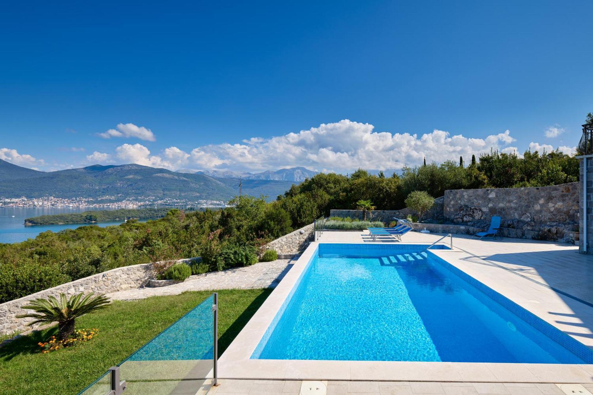 Villa Vista Azzurra Tivat Buitenkant foto